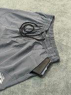 SHORT CHRONIC LOGO - CINZA