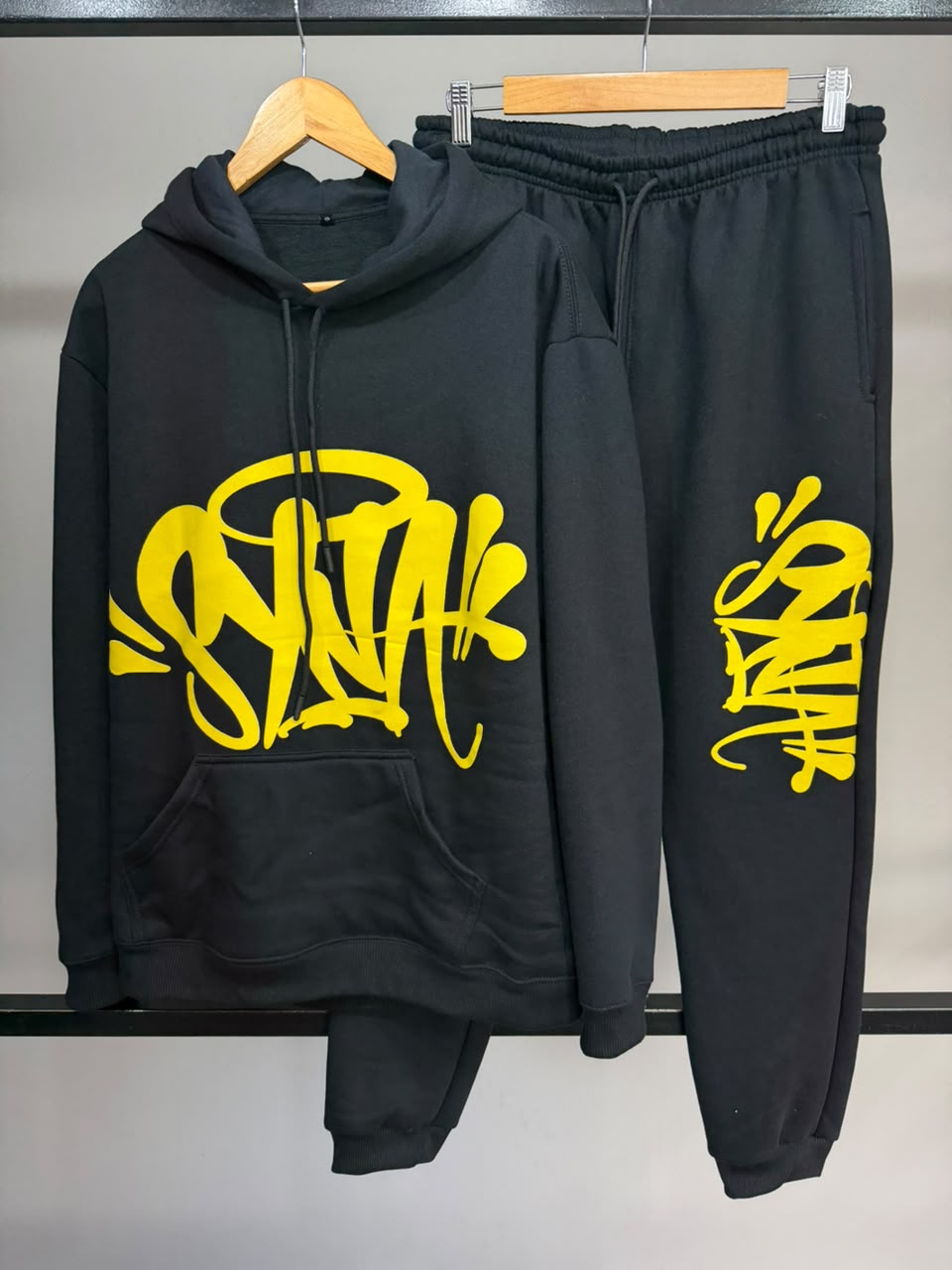 Conjunto Moletom Syna World - Preto