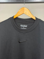 CAMISETA OVERSIZED NK LOGO - PRETA