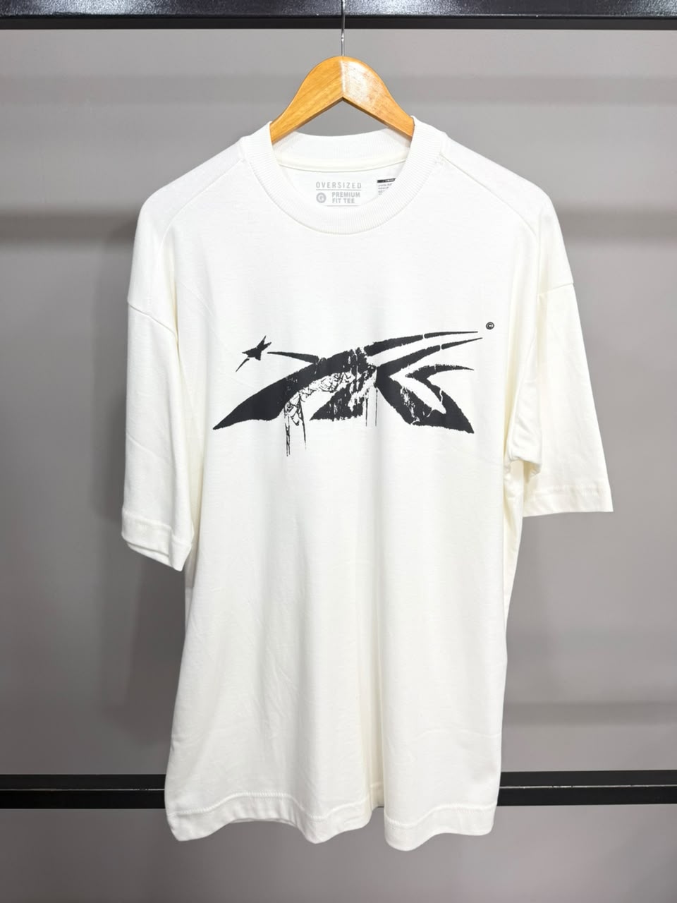 CAMISETA OVERSIZED HELLSTAR - OFF WHITE