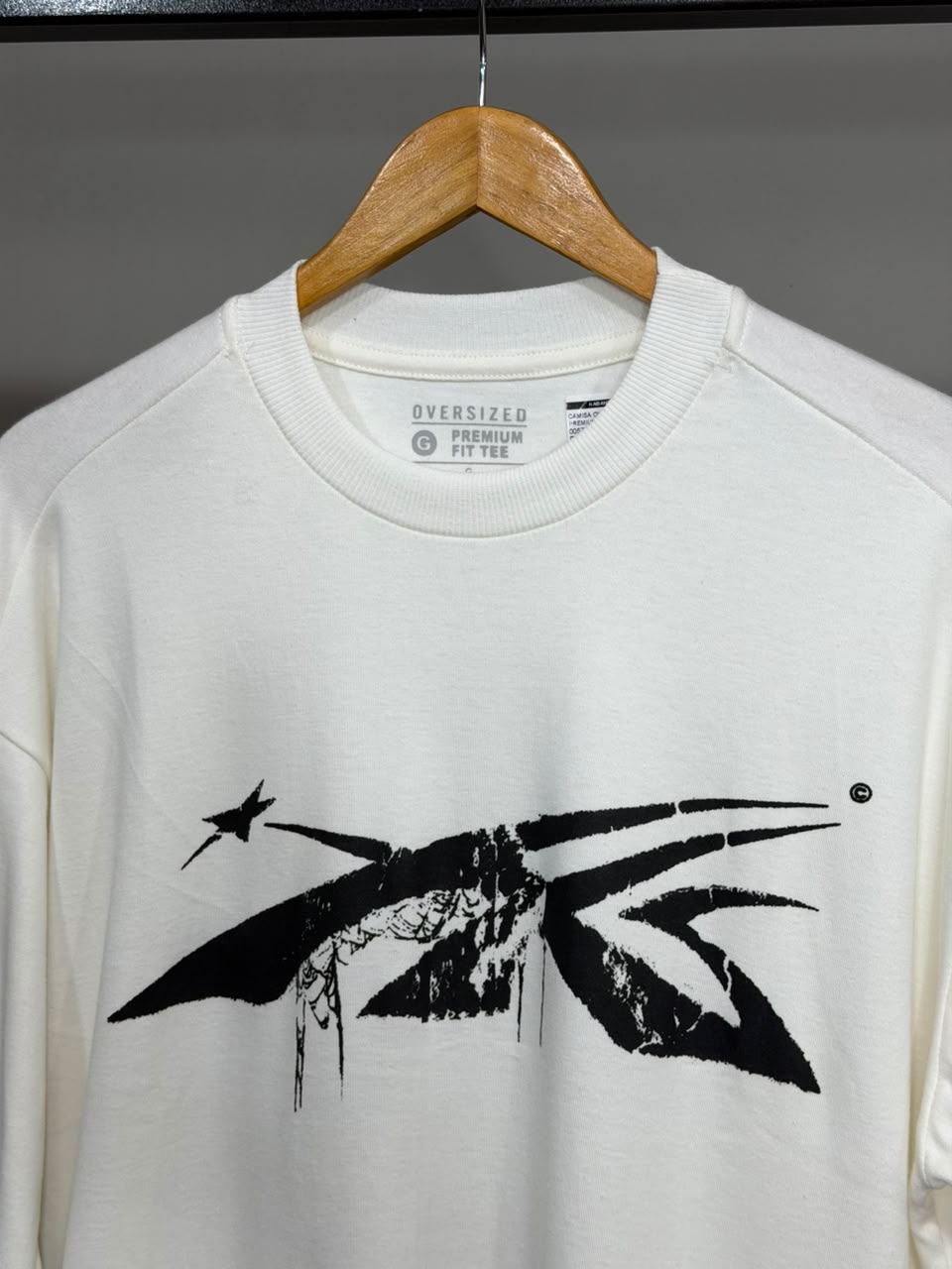 CAMISETA OVERSIZED HELLSTAR - OFF WHITE