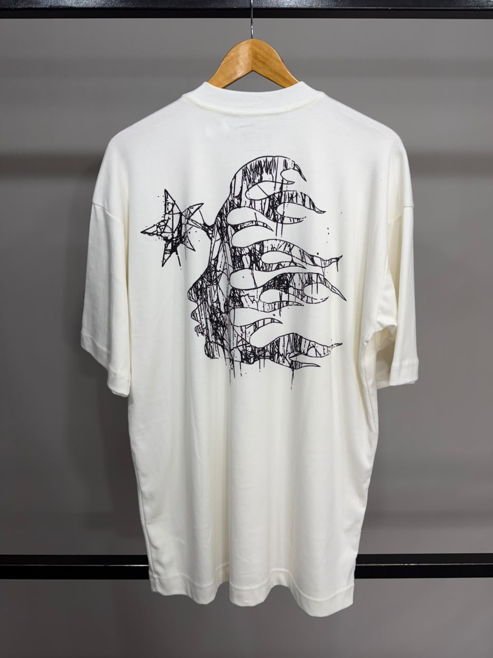 CAMISETA OVERSIZED HELLSTAR - OFF WHITE
