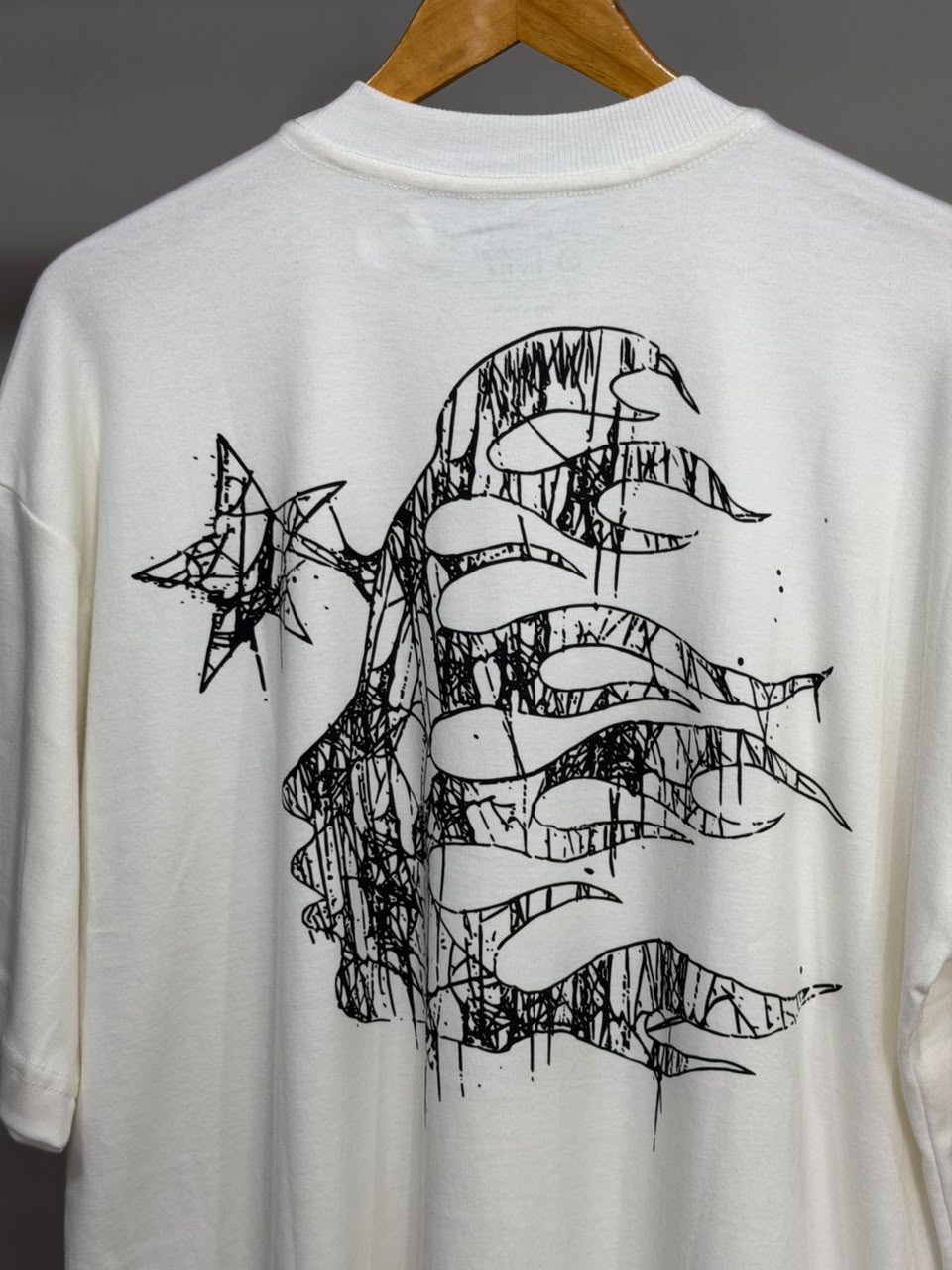 CAMISETA OVERSIZED HELLSTAR - OFF WHITE